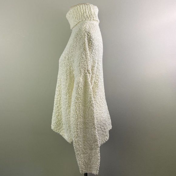 NWT BOBEAU Ivory Teddy Bear Turtle Neck Sweater (L) - Picture 4 of 8